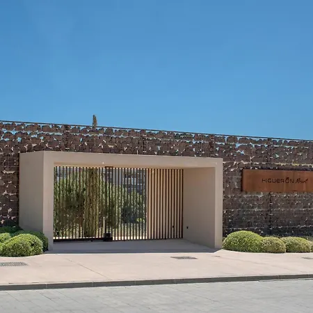 Elegant Luxury With Terrace In Higueron Fuengirola