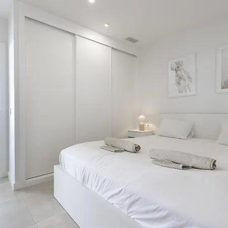 Elegant Luxury With Terrace In Higueron Apartment Fuengirola